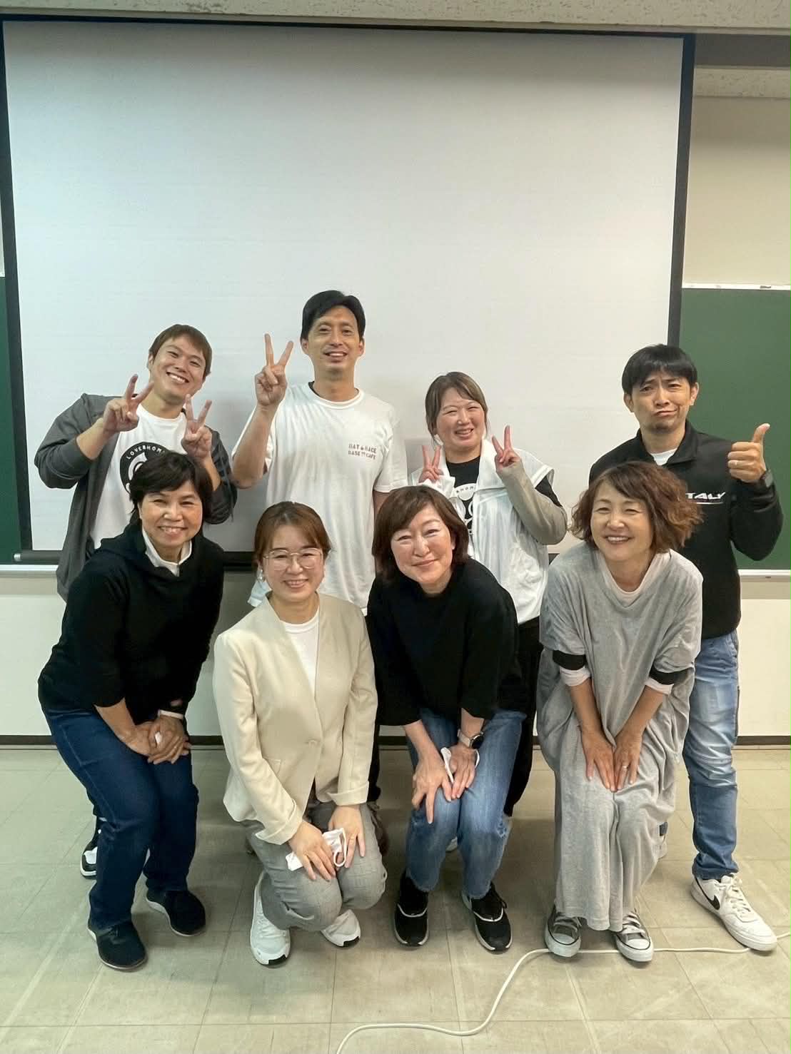 研修後に参加者と記念撮影をした集合写真